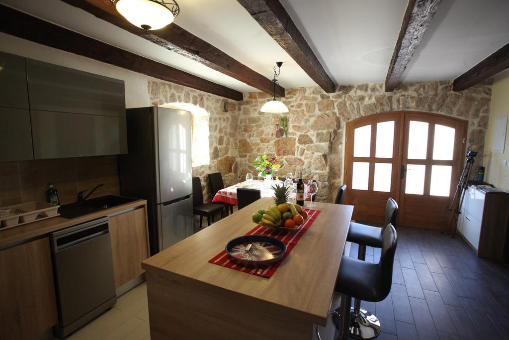 Holiday Home Rasopas Malinska Exterior photo