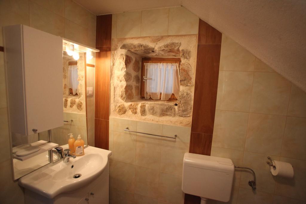 Holiday Home Rasopas Malinska Exterior photo