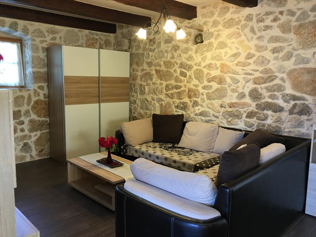 Holiday Home Rasopas Malinska Exterior photo